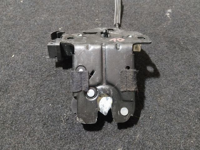 bontott AUDI A3 Csomagtérajtó Zárszerkezet