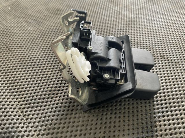 bontott AUDI A3 Csomagtérajtó Zárszerkezet