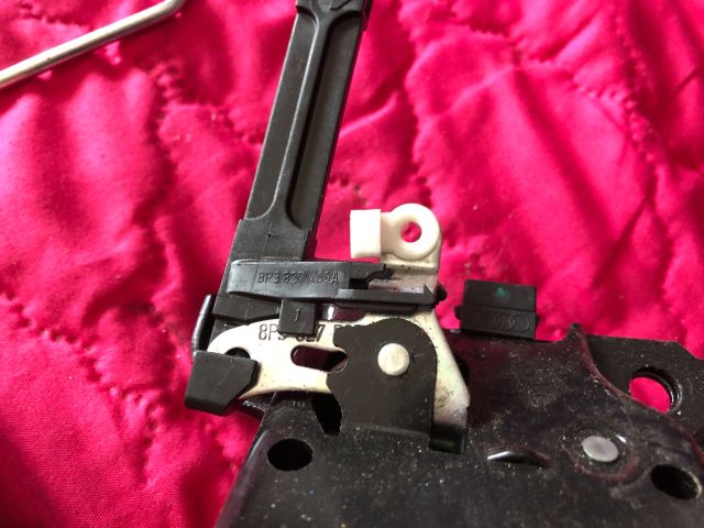 bontott AUDI A3 Csomagtérajtó Zárszerkezet