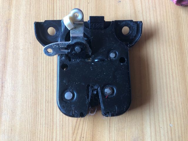 bontott AUDI A3 Csomagtérajtó Zárszerkezet