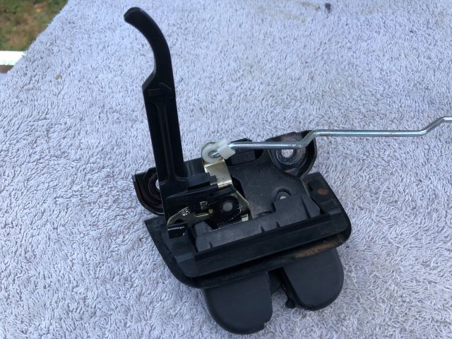 bontott AUDI A3 Csomagtérajtó Zárszerkezet