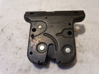 bontott AUDI A3 Csomagtérajtó Zárszerkezet