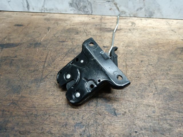 bontott AUDI A3 Csomagtérajtó Zárszerkezet