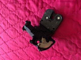 bontott AUDI A3 Csomagtérajtó Zárszerkezet