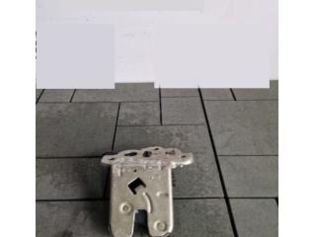 bontott AUDI A3 Csomagtérajtó Zárszerkezet