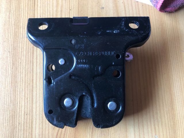 bontott AUDI A3 Csomagtérajtó Zárszerkezet