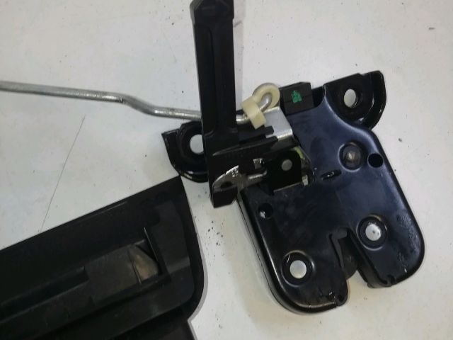 bontott AUDI A3 Csomagtérajtó Zárszerkezet