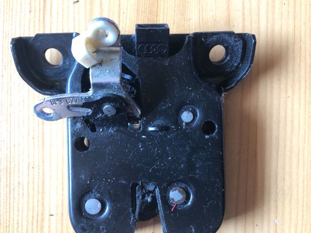 bontott AUDI A3 Csomagtérajtó Zárszerkezet