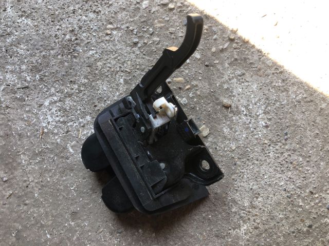 bontott AUDI A3 Csomagtérajtó Zárszerkezet