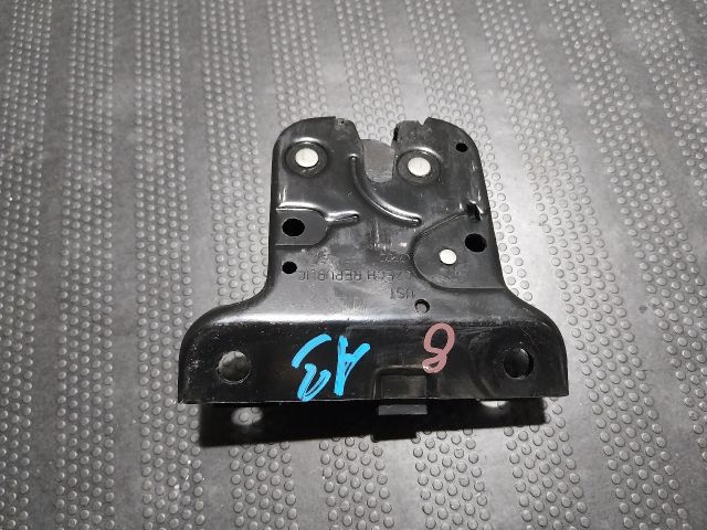 bontott AUDI A3 Csomagtérajtó Zárszerkezet