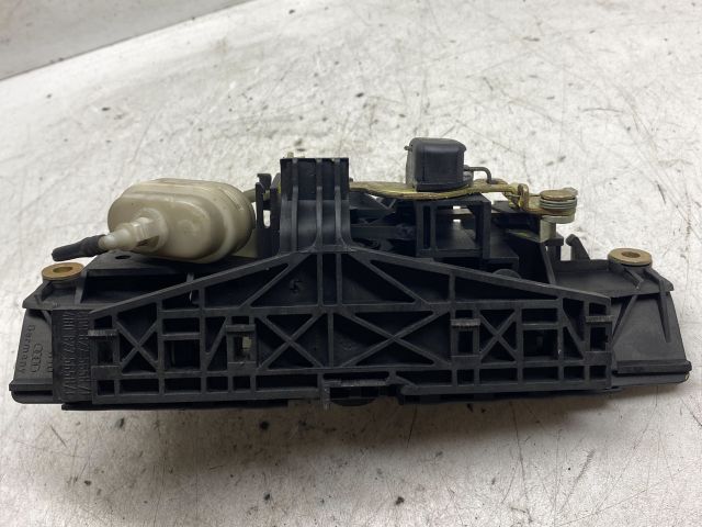 bontott AUDI A3 Csomagtérajtó Zárszerkezet