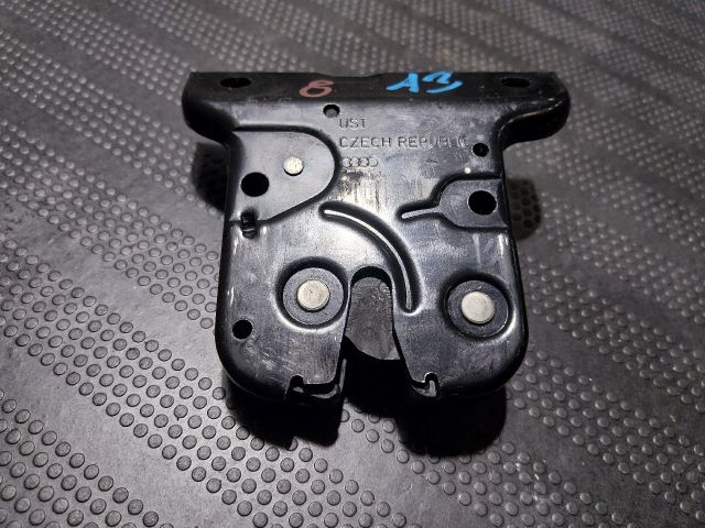 bontott AUDI A3 Csomagtérajtó Zárszerkezet