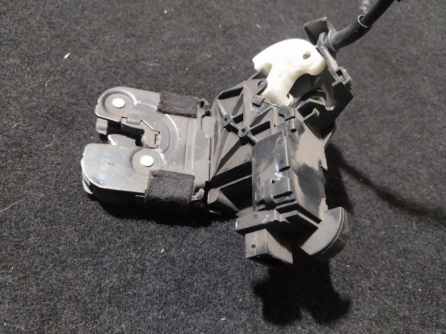 bontott AUDI A3 Csomagtérajtó Zárszerkezet