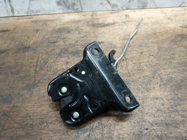 bontott AUDI A3 Csomagtérajtó Zárszerkezet