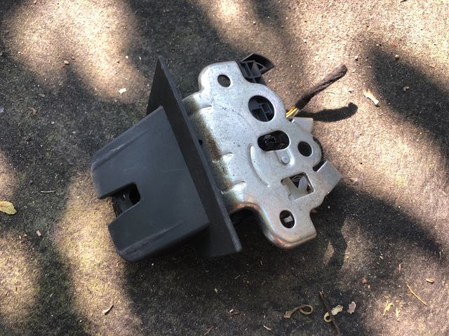 bontott AUDI A3 Csomagtérajtó Zárszerkezet