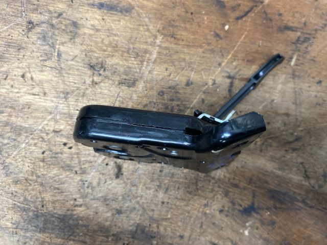 bontott AUDI A3 Csomagtérajtó Zárszerkezet