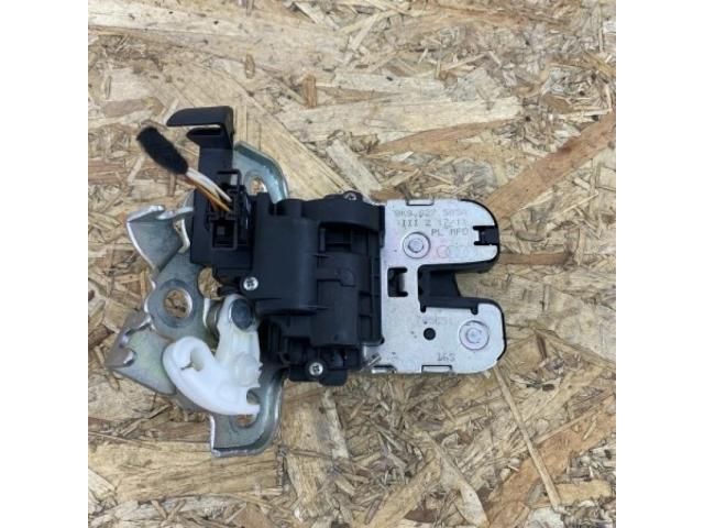 bontott AUDI A3 Csomagtérajtó Zárszerkezet