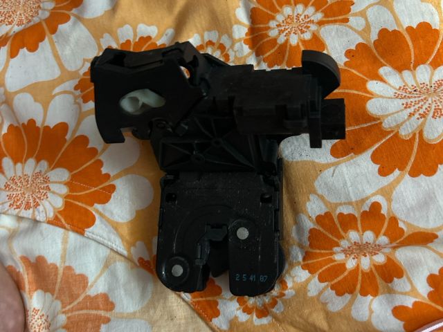 bontott AUDI A3 Csomagtérajtó Zárszerkezet