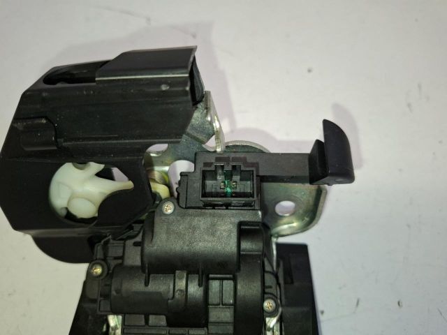 bontott AUDI A3 Csomagtérajtó Zárszerkezet