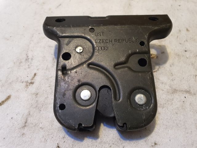 bontott AUDI A3 Csomagtérajtó Zárszerkezet