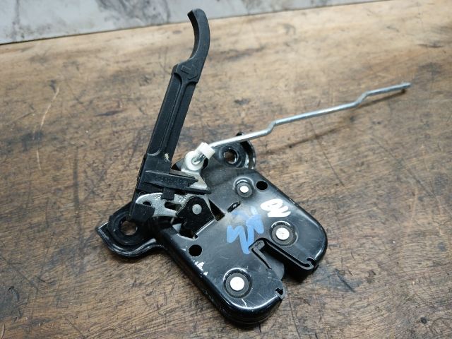 bontott AUDI A3 Csomagtérajtó Zárszerkezet