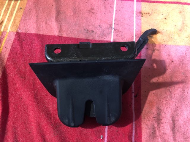 bontott AUDI A3 Csomagtérajtó Zárszerkezet