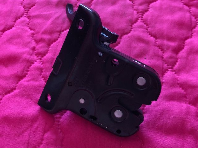 bontott AUDI A3 Csomagtérajtó Zárszerkezet