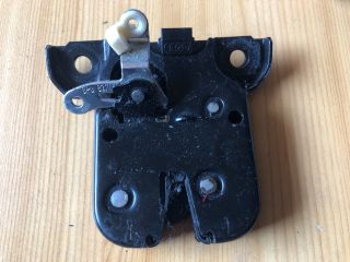 bontott AUDI A3 Csomagtérajtó Zárszerkezet