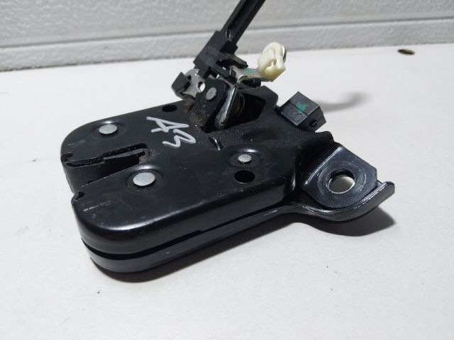 bontott AUDI A3 Csomagtérajtó Zárszerkezet