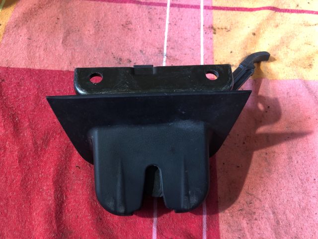 bontott AUDI A3 Csomagtérajtó Zárszerkezet