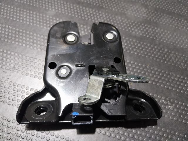 bontott AUDI A3 Csomagtérajtó Zárszerkezet