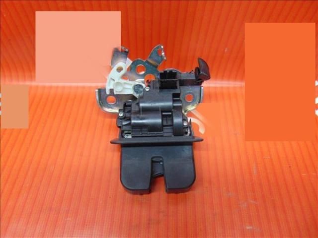 bontott AUDI A3 Csomagtérajtó Zárszerkezet