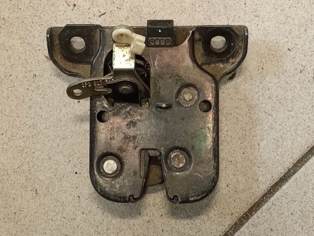 bontott AUDI A3 Csomagtérajtó Zárszerkezet