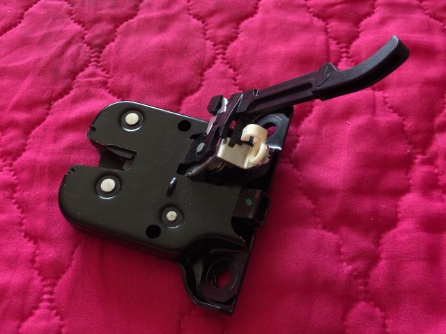 bontott AUDI A3 Csomagtérajtó Zárszerkezet