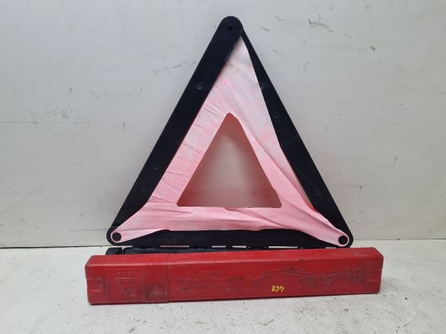 bontott AUDI A3 Elakadásjelző Háromszög