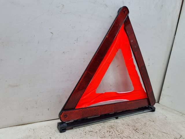 bontott AUDI A3 Elakadásjelző Háromszög