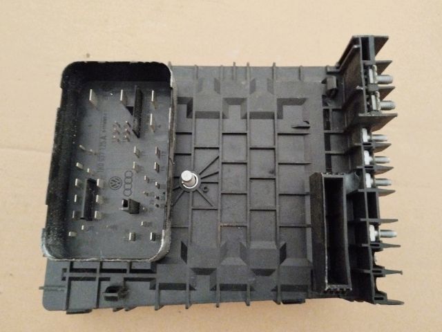 bontott AUDI A3 Elektronika (Magában)