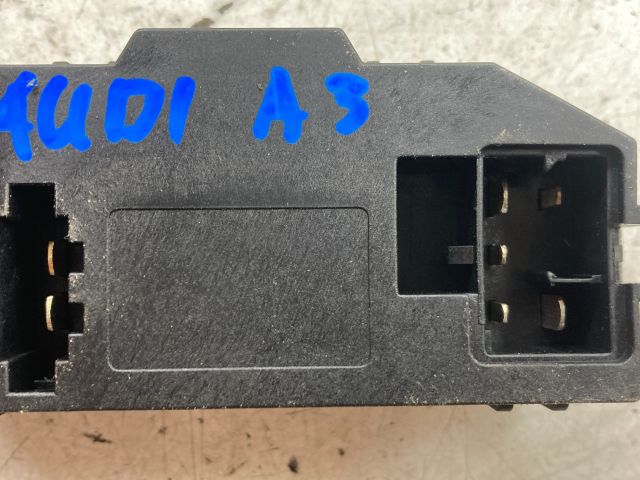 bontott AUDI A3 Előtét Ellenállás Fűtőmotor