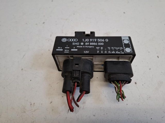 bontott AUDI A3 Előtét Ellenállás Hűtőventilátor