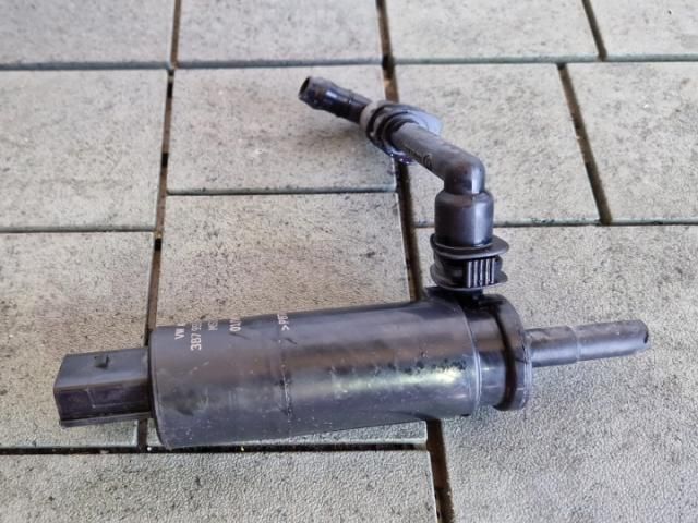 bontott AUDI A3 Első Ablakmosó Szivattyú