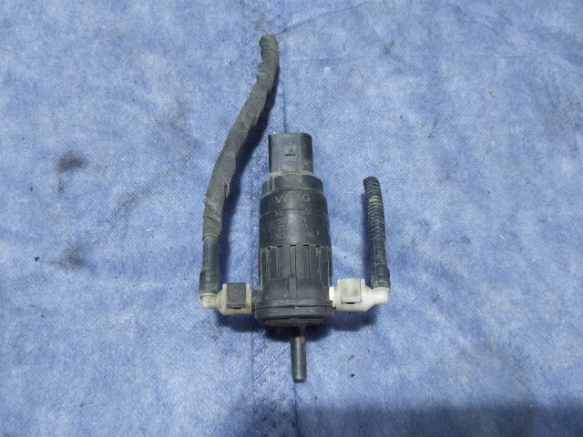 bontott AUDI A3 Első Ablakmosó Szivattyú