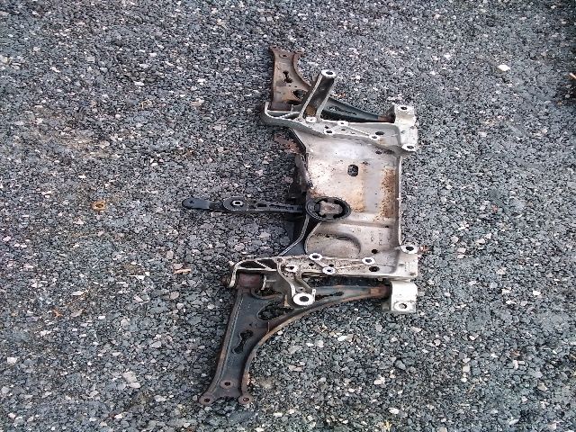 bontott AUDI A3 Első Bölcső