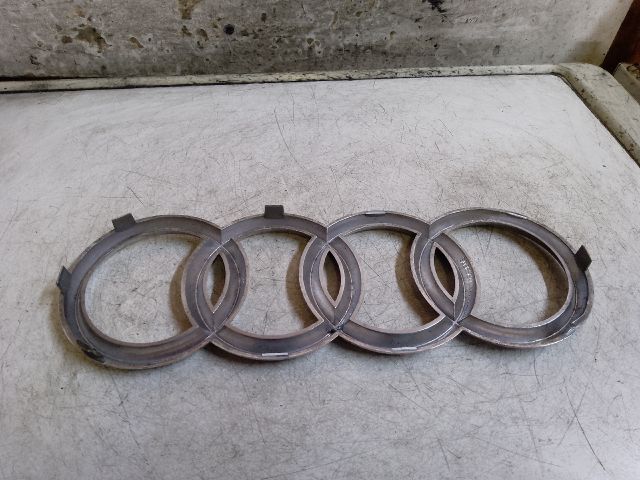 bontott AUDI A3 Első Embléma