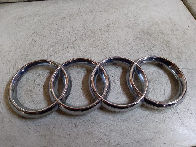 bontott AUDI A3 Első Embléma