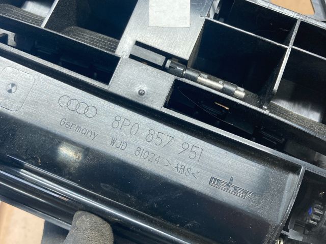 bontott AUDI A3 Első Hamutartó