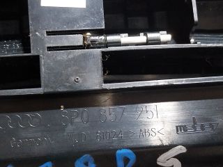 bontott AUDI A3 Első Hamutartó