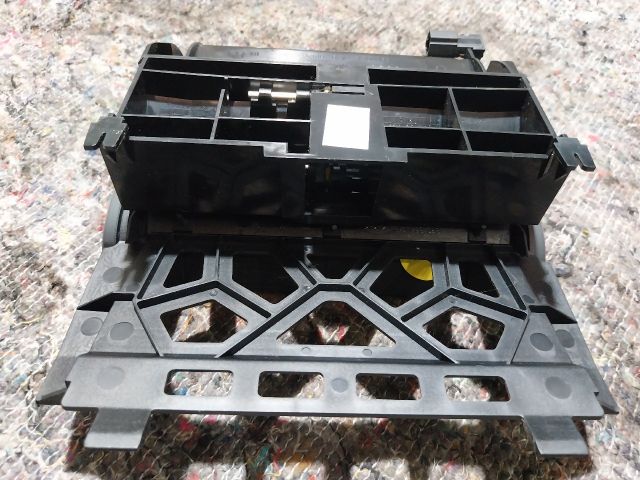 bontott AUDI A3 Első Hamutartó