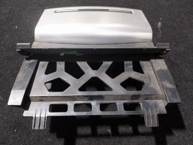 bontott AUDI A3 Első Hamutartó