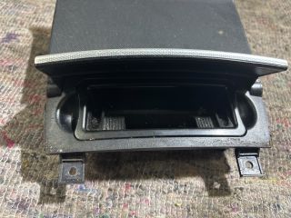 bontott AUDI A3 Első Hamutartó