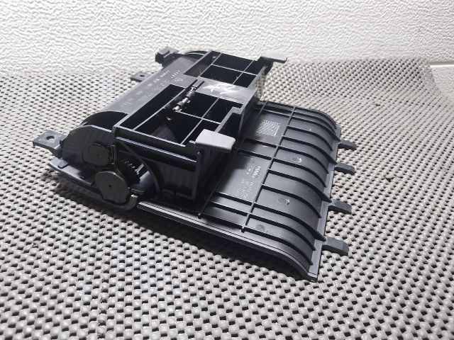 bontott AUDI A3 Első Hamutartó